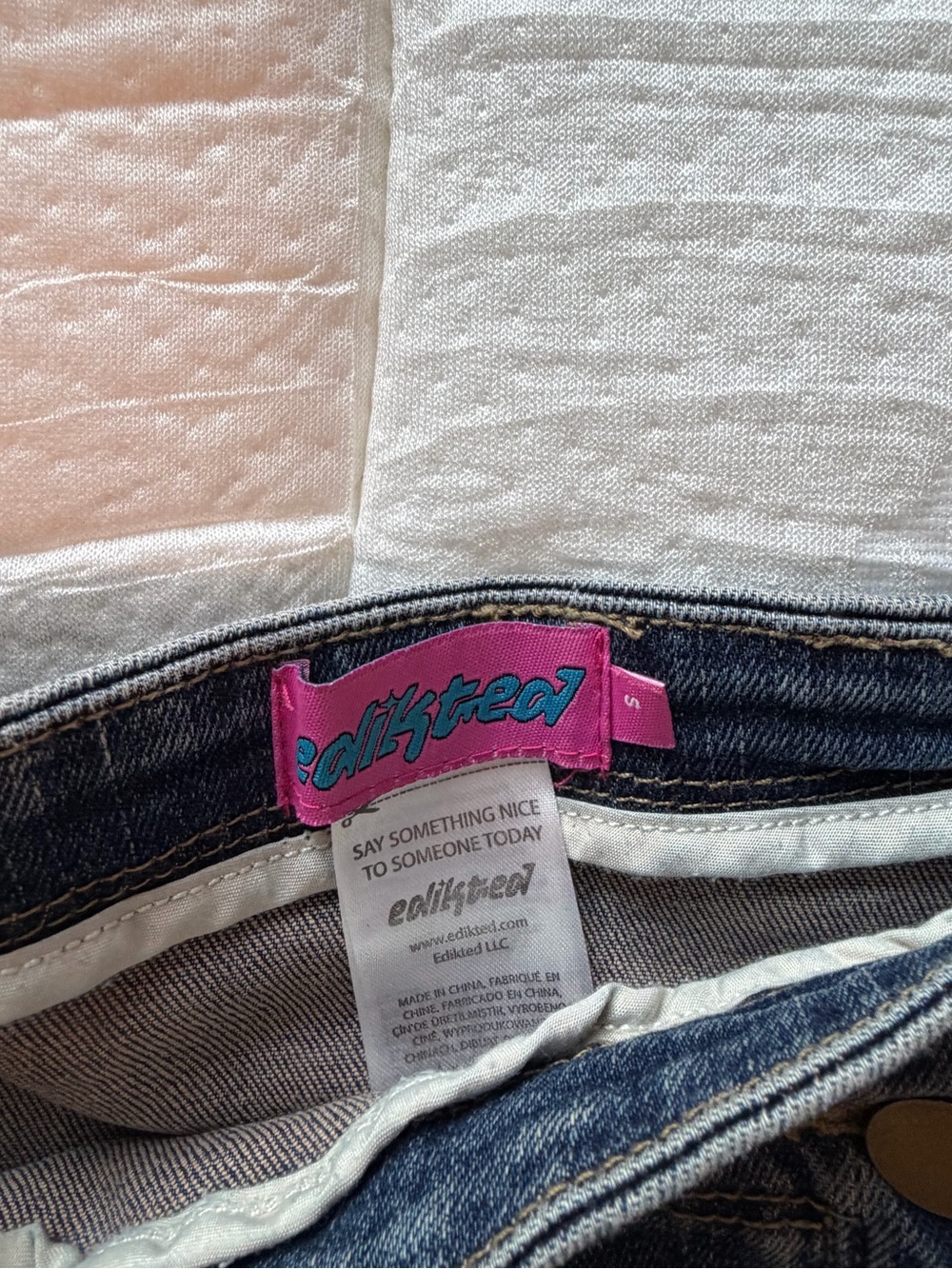 Edikted denim miniskirt - Picture 3 of 3